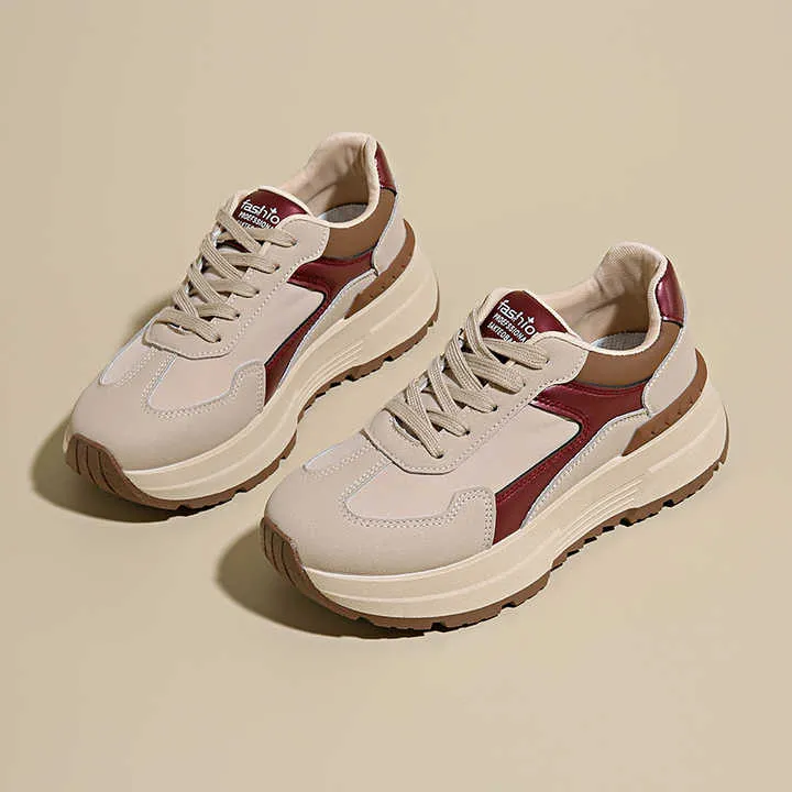 أحذية مناسبة رياضية جديدة بسعر منخفض للنساء New low price sports shoes for women .