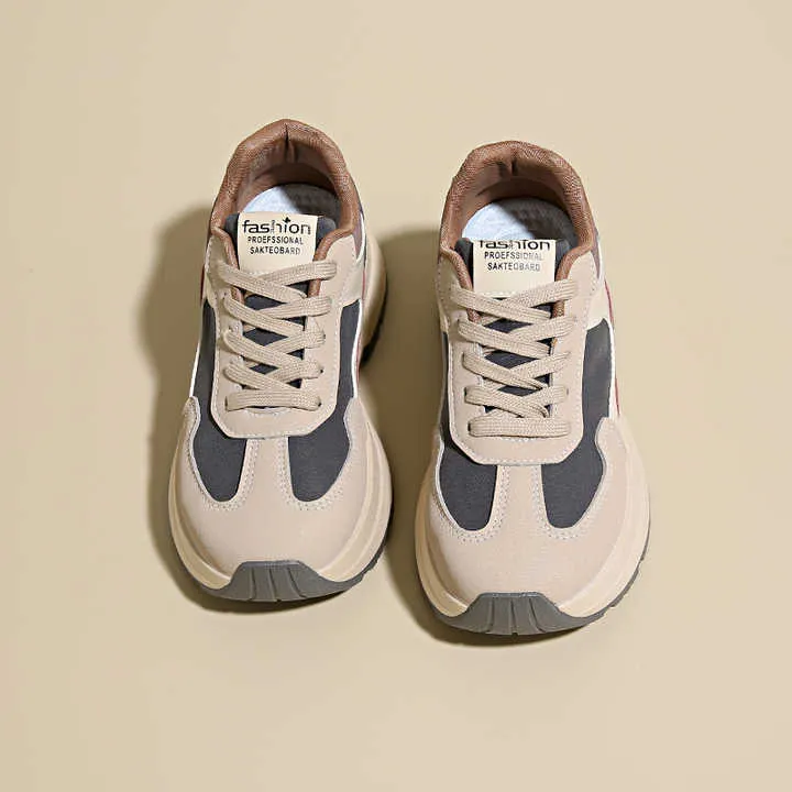 أحذية مناسبة رياضية جديدة بسعر منخفض للنساء New low price sports shoes for women .