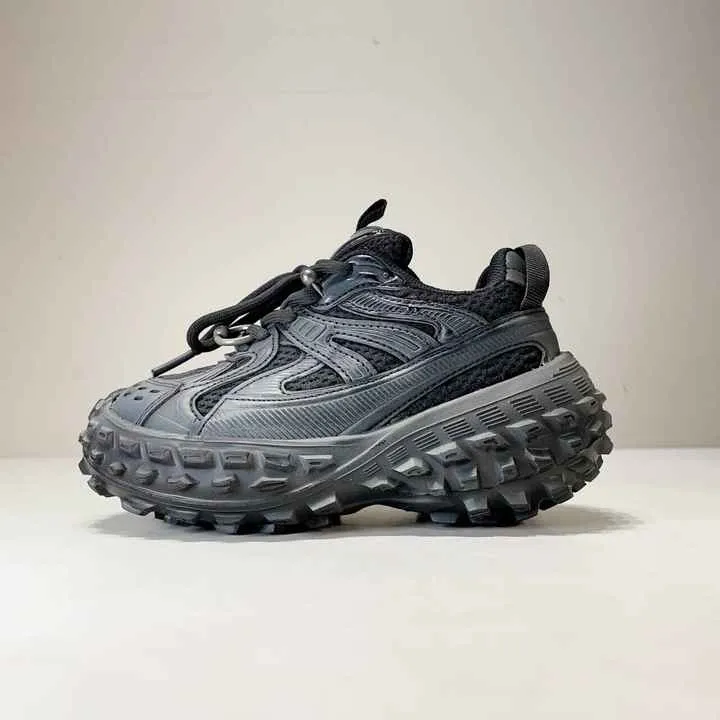 أحذية رياضيةبتصميم شبكي مسامي عصري أحذية للأولاد -  Spring and autumn sports shoes, chunky thick-soled children's